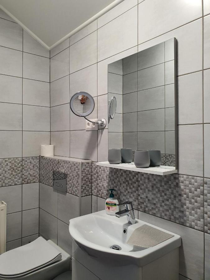 Monostor Panzio Bed & Breakfast Komarom Luaran gambar
